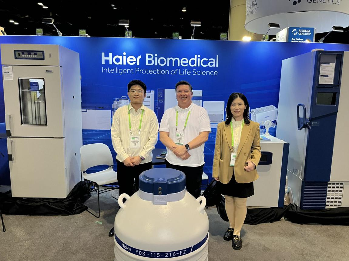 Haier Biomedical Team at the AACR.png